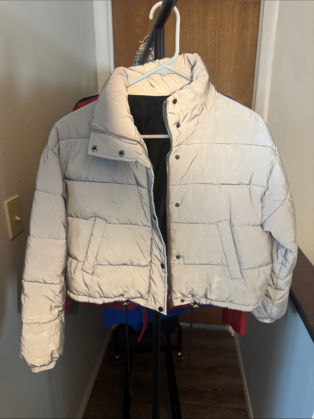 Dope cropped puffer - reflector material!